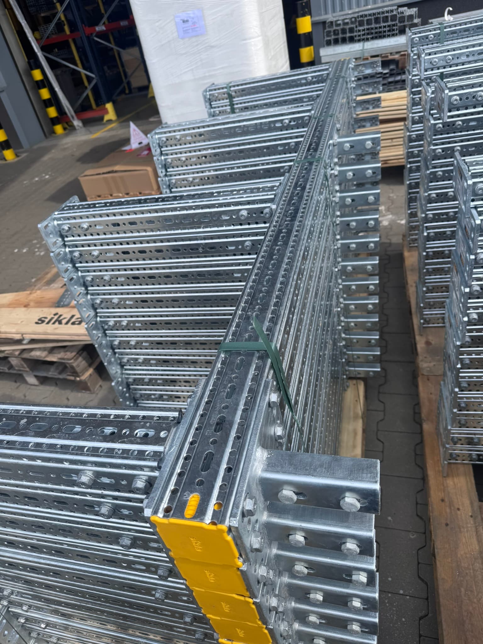 prefabricated modular construction made usinf the siFframo system