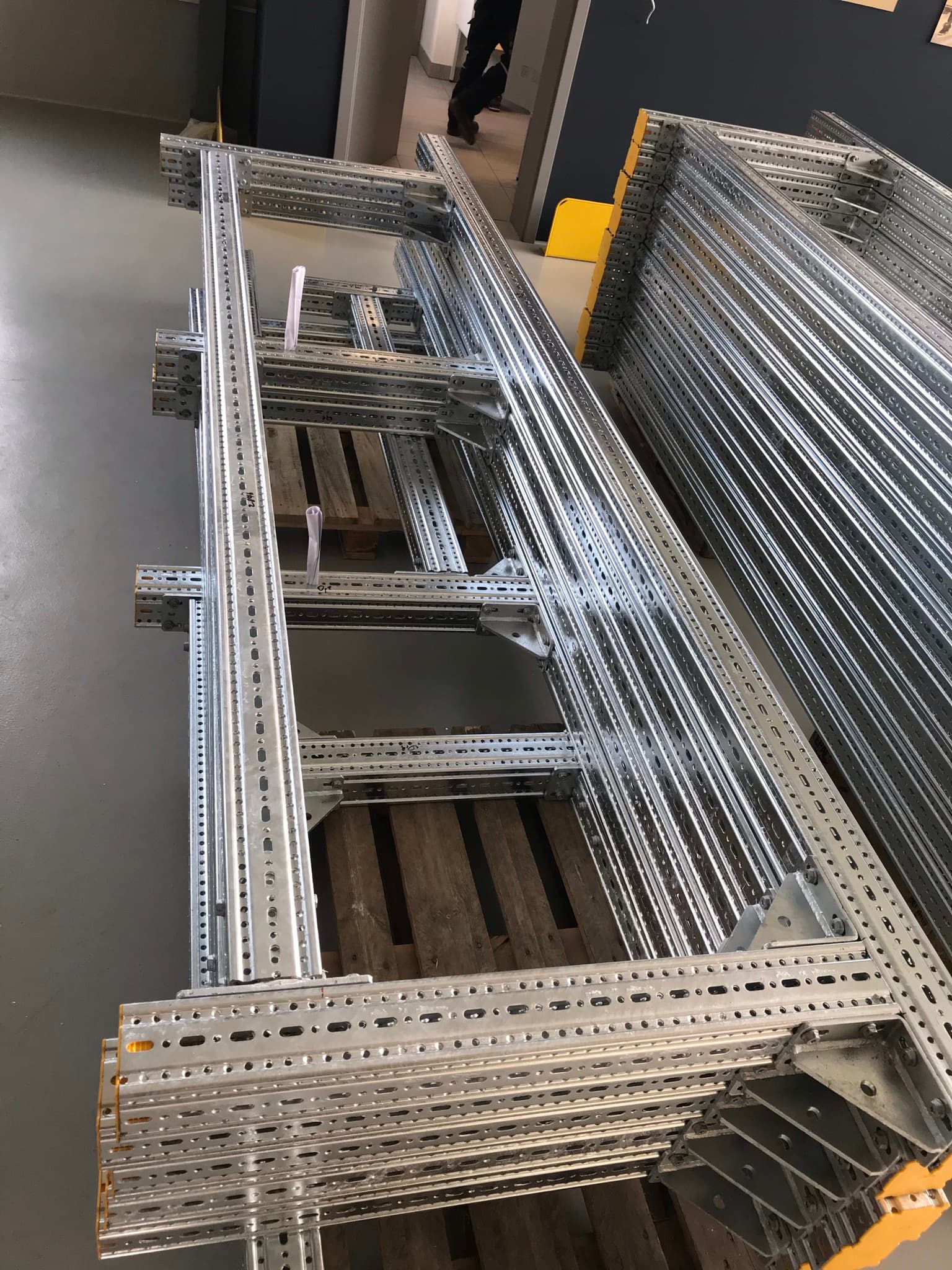 prefabricated elements made of mounting profiles with the siFramo mounting system from sikla