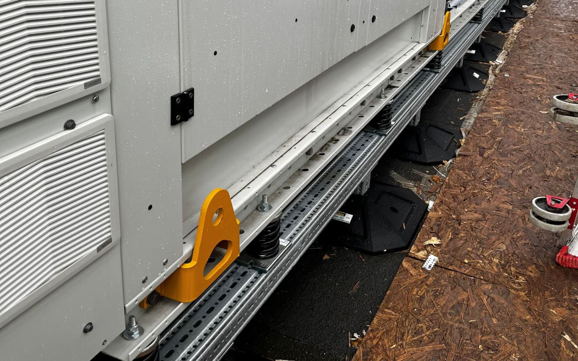 hvac construction on a framo frame held by springs.